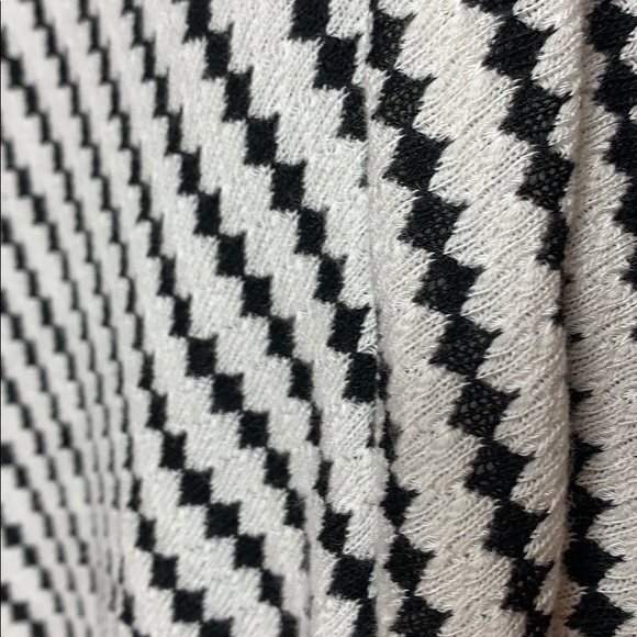 Lily White Cardigan Medium - Picture 3 of 8